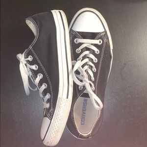 Black converse shoes